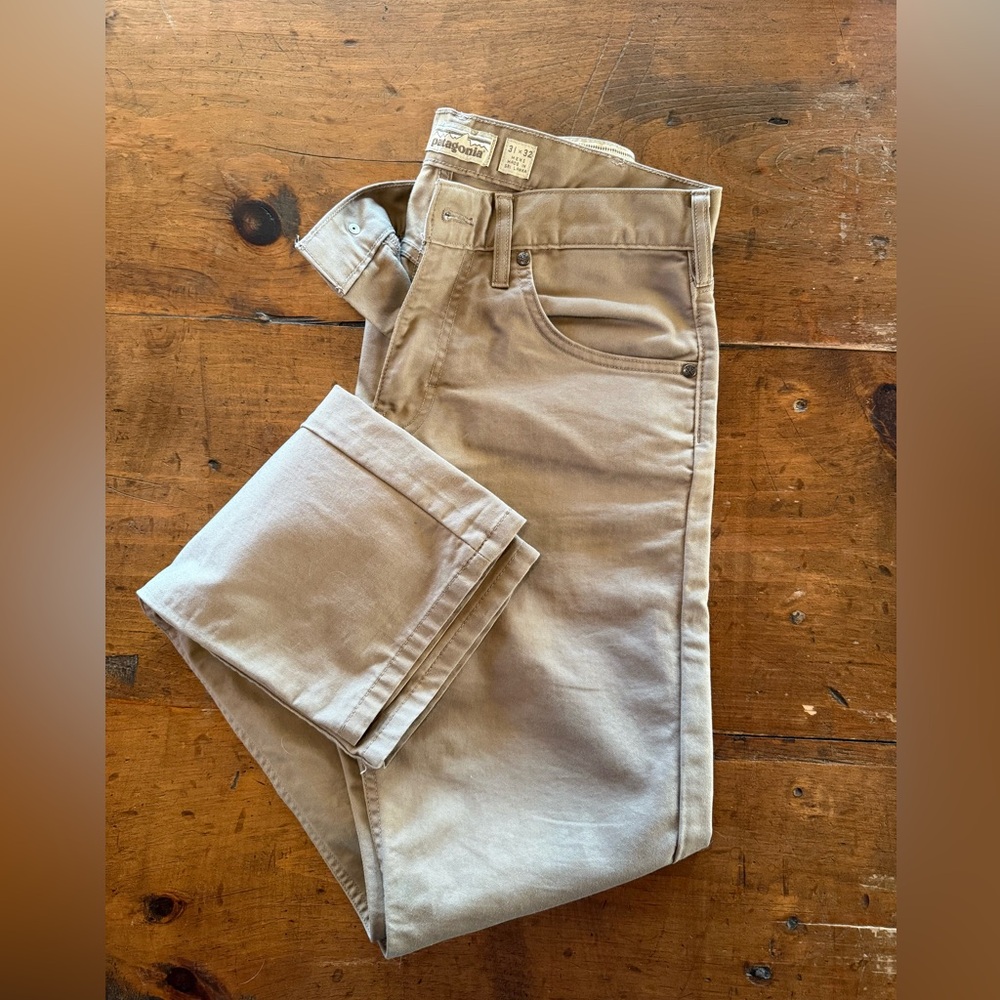 Patagonia - Iron Clad Cotton pants. Khaki. Mens 31x32 slim fit, see pics!